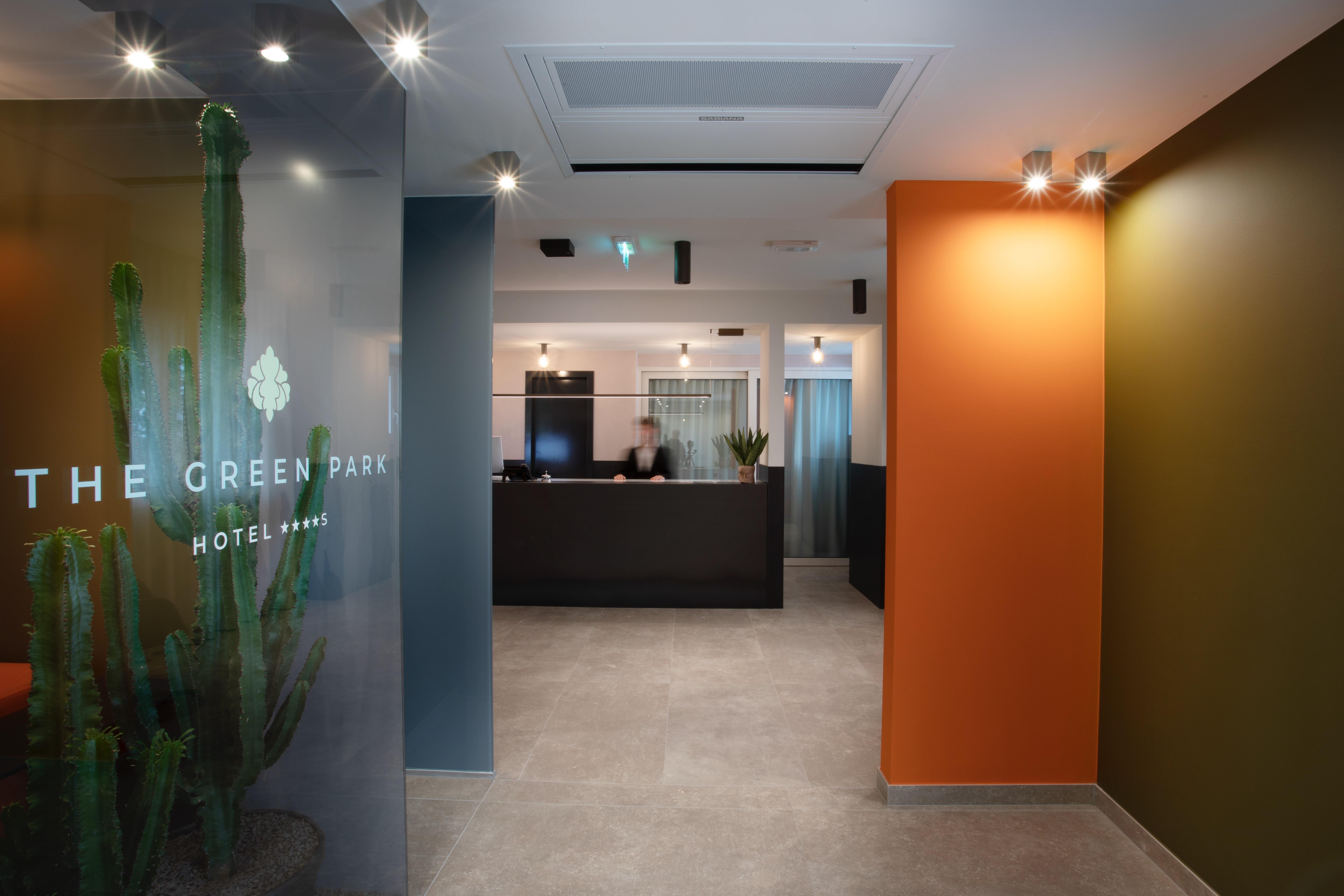 The Green Park Hotel Wellnessspa & Restaurant Кавалино-Трепорти Екстериор снимка